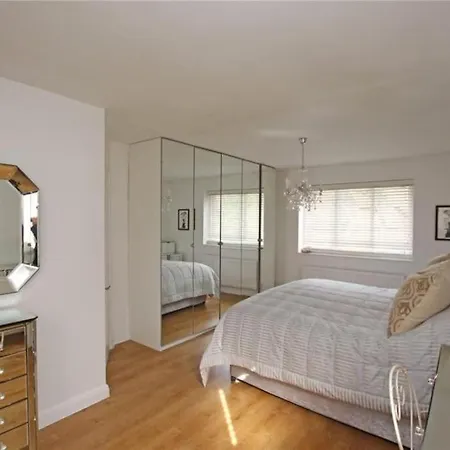 Large & Spacious 5 Bedroom, 3.5 Bathroom House Саутгемптон Экстерьер фото
